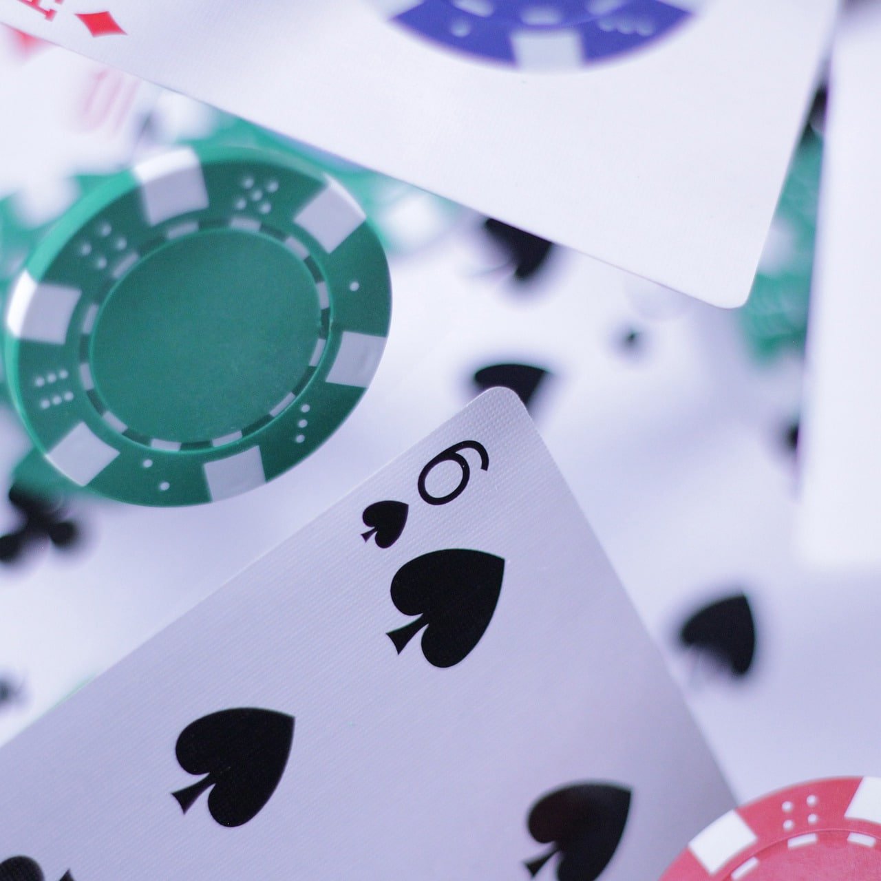 Layar permainan live dealer rajawd77 dengan meja blackjack dan roulette